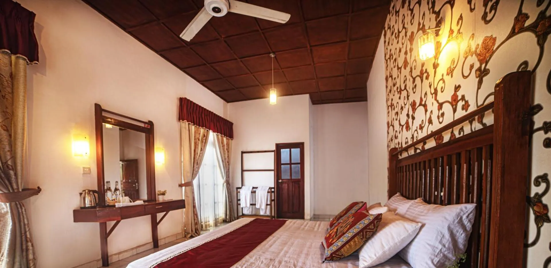 Hotel King Ray By Tbs Kandy Sri Lanka