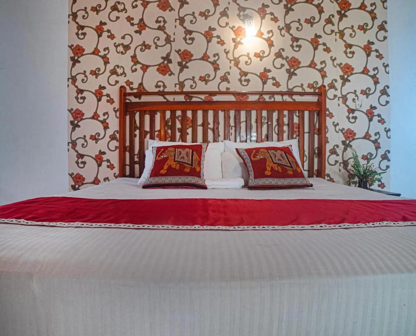 Hotel King Ray By Tbs Kandy 0*,  Sri Lanka